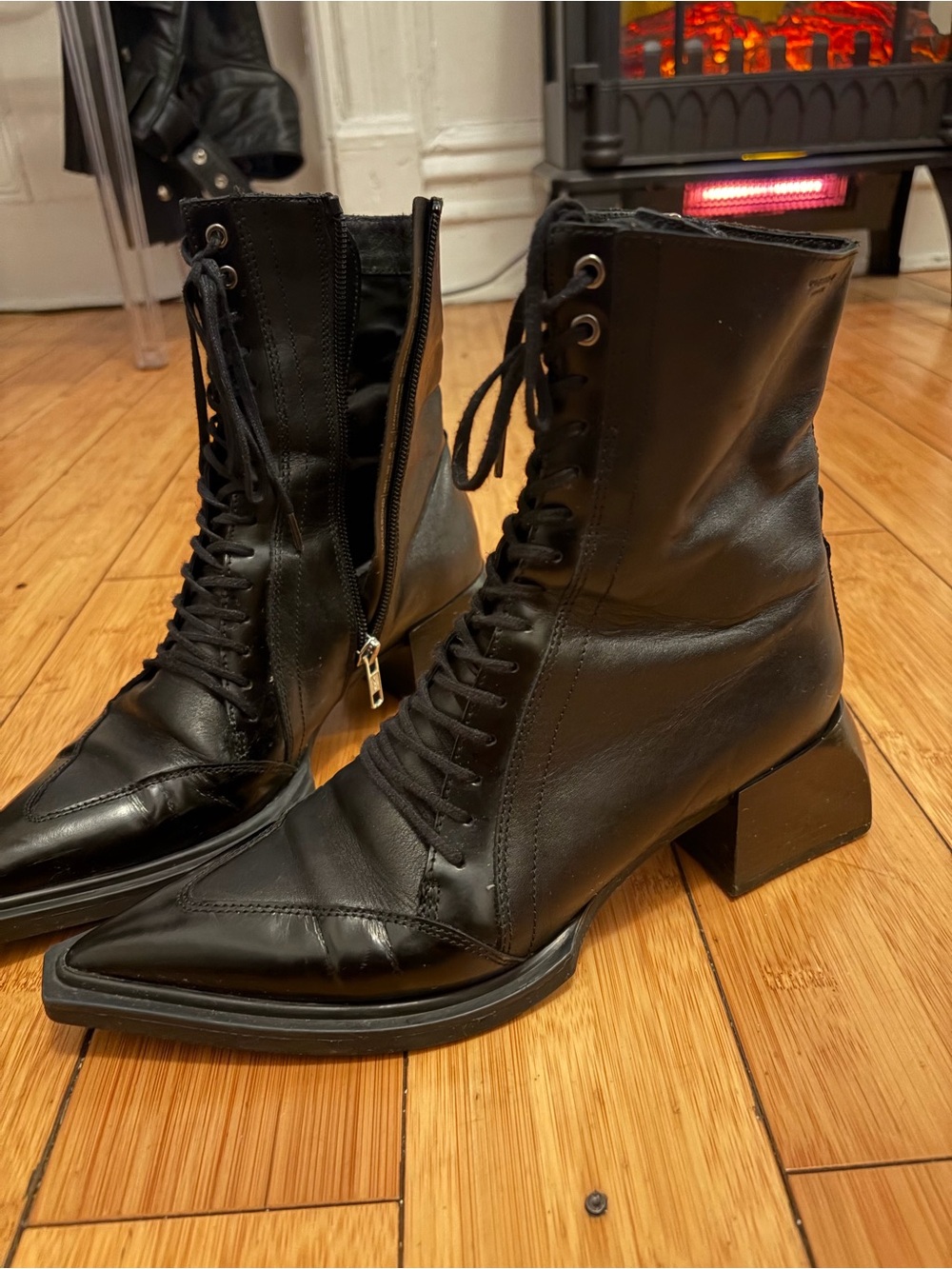 Vagabond Vivian Black Lace-Up Pointed Ankle Boots with Side Zip - Picture 6 of 8